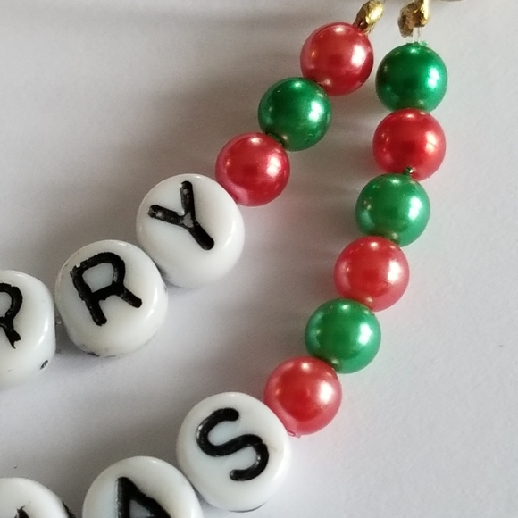 Handmade Merry Christmas brooch beaded letters safety pin red green - Picture 6 of 11